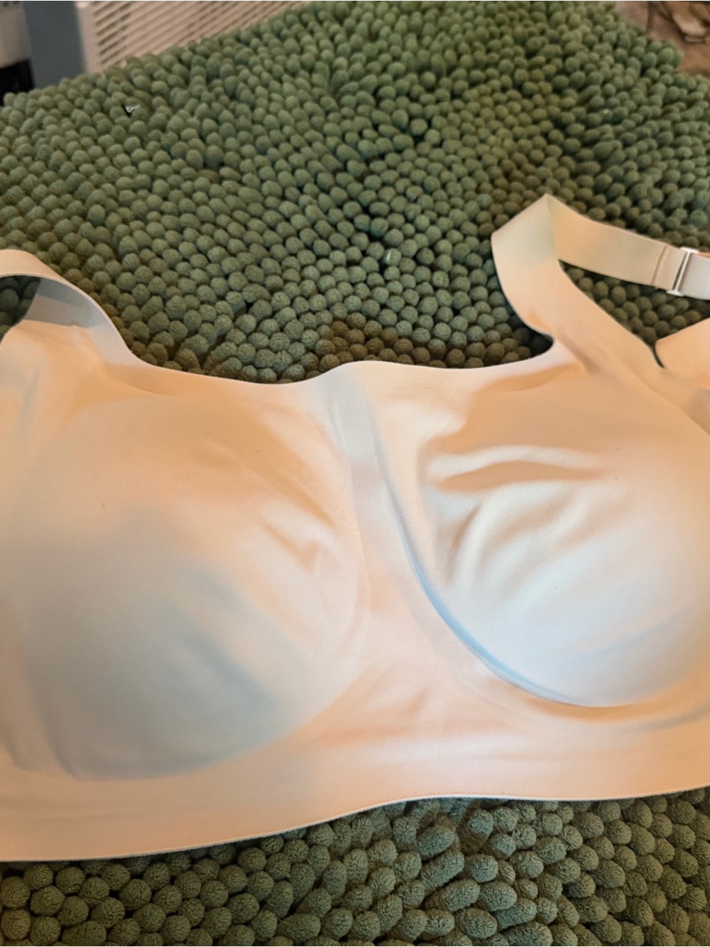 SKIMS Smooth Wireless Bra in Light Beige